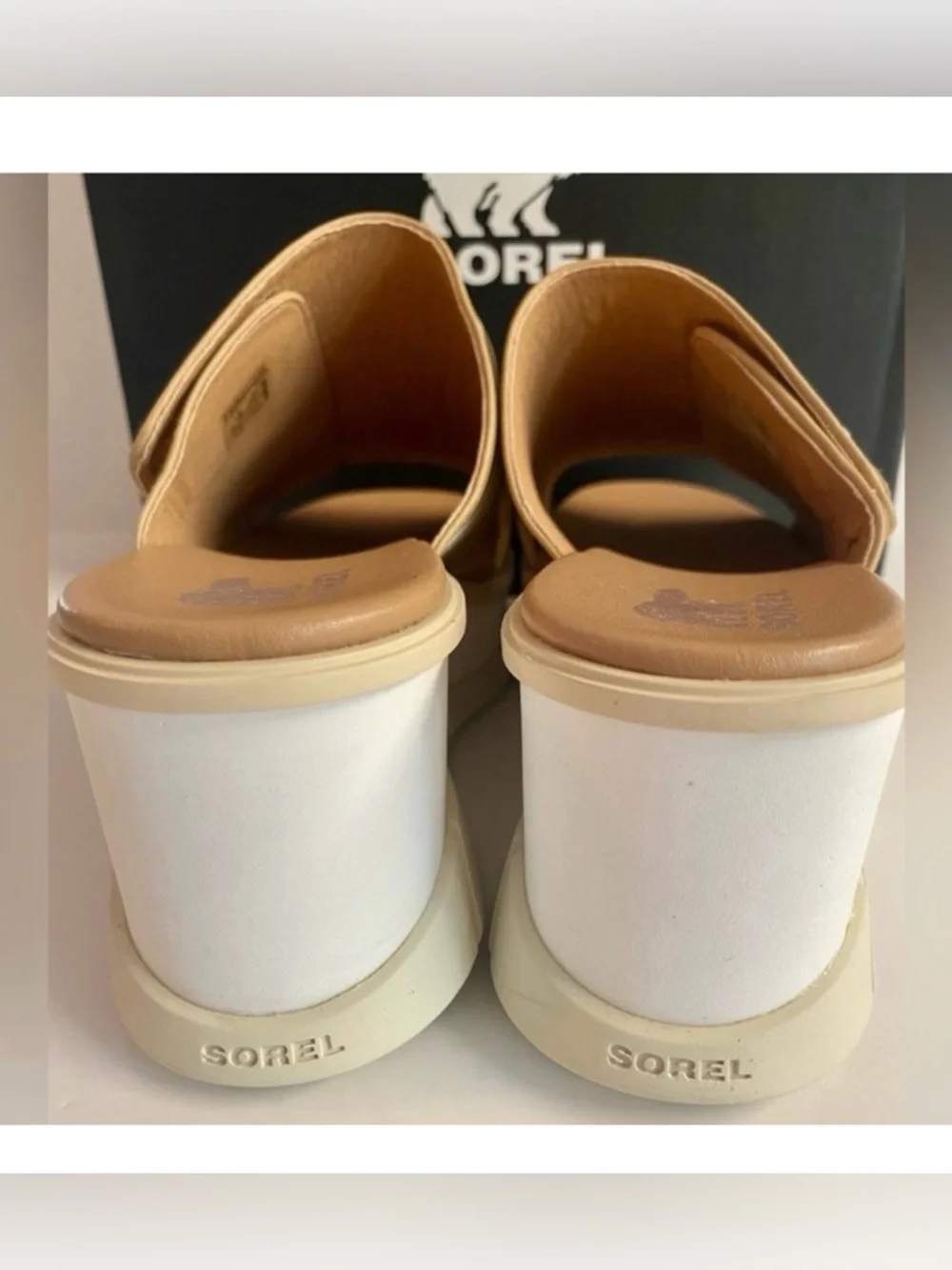 NWT Sorel Joanie Slip On  Wedge Platform Sandal in Beige and Cream Size 10